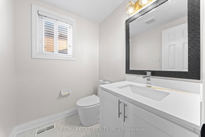 3 Tan Lane • Brampton, ON photo 9