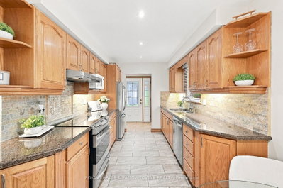 621 Moorelands Crescent • Milton, ON photo 9