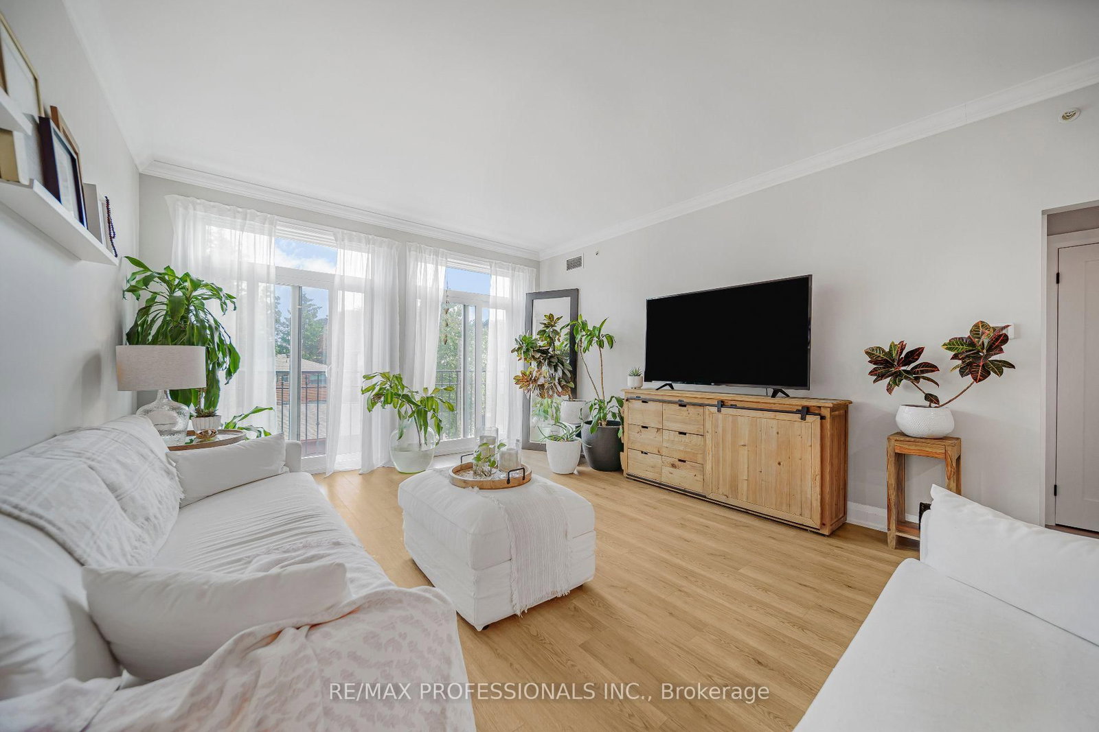 3531 Lake Shore Boulevard W • #211 • Toronto, ON photo 19