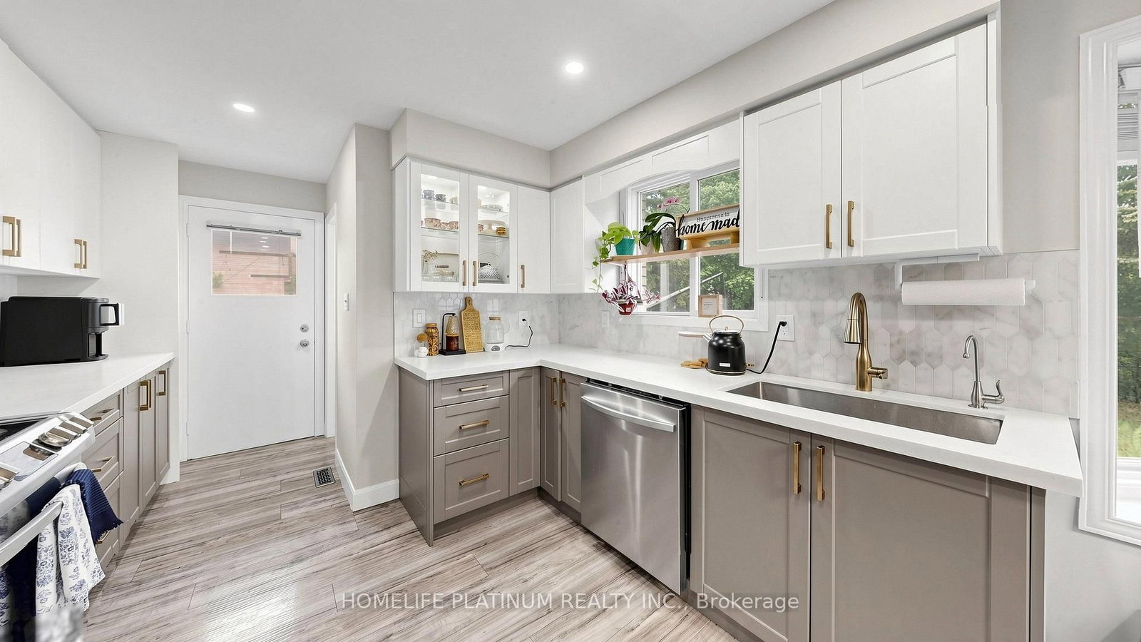 206 Mcmurchy Avenue S • Brampton, ON photo 15