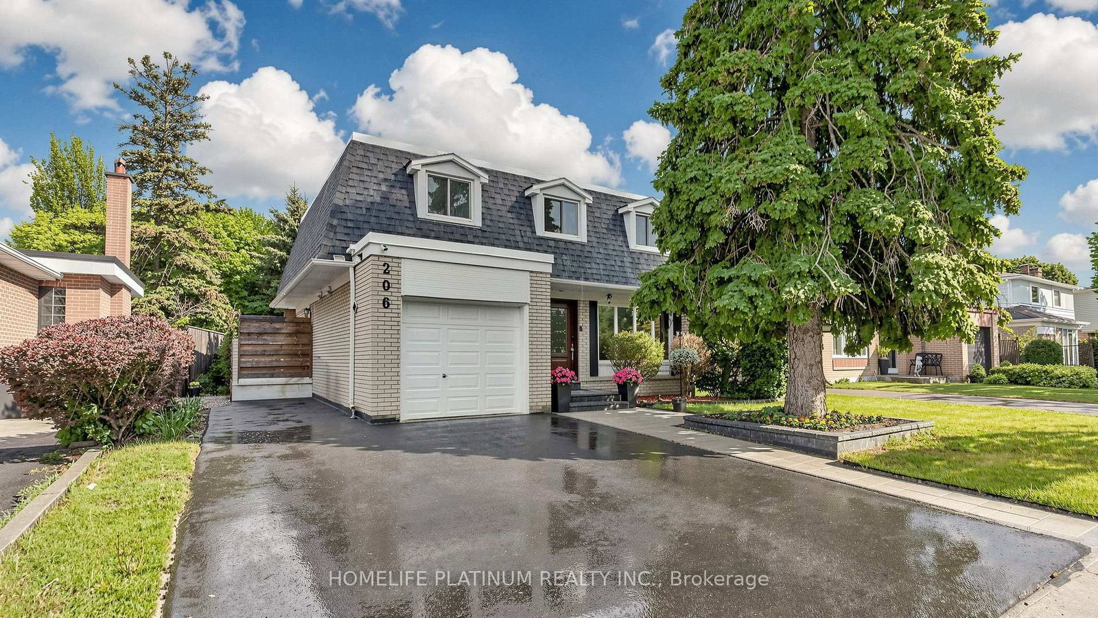 206 Mcmurchy Avenue S • Brampton, ON photo 2