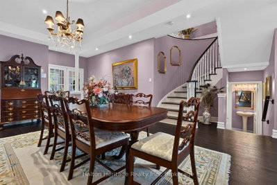 360 Holmes Crescent • Milton, ON photo 8