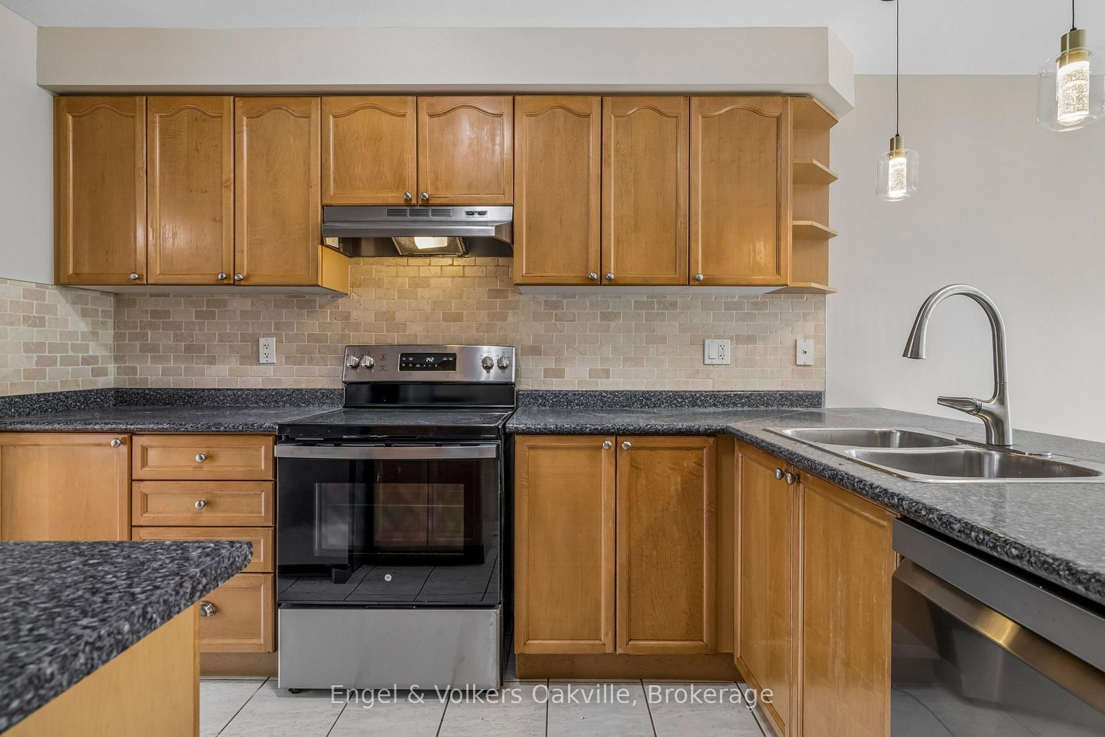 2408 Coho Way • Oakville, ON photo 15