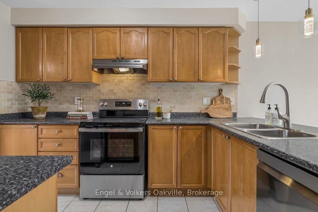 2408 Coho Way • Oakville, ON photo 16