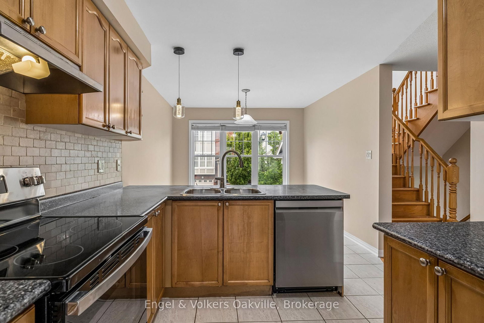 2408 Coho Way • Oakville, ON photo 18