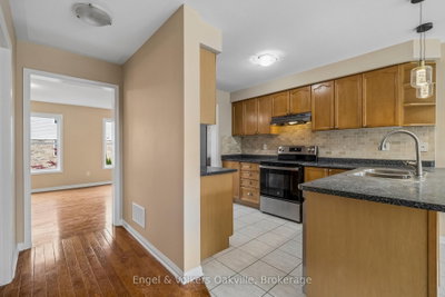 2408 Coho Way • Oakville, ON photo 7