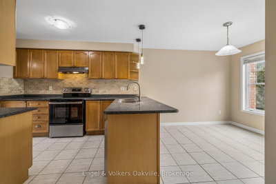 2408 Coho Way • Oakville, ON photo 8