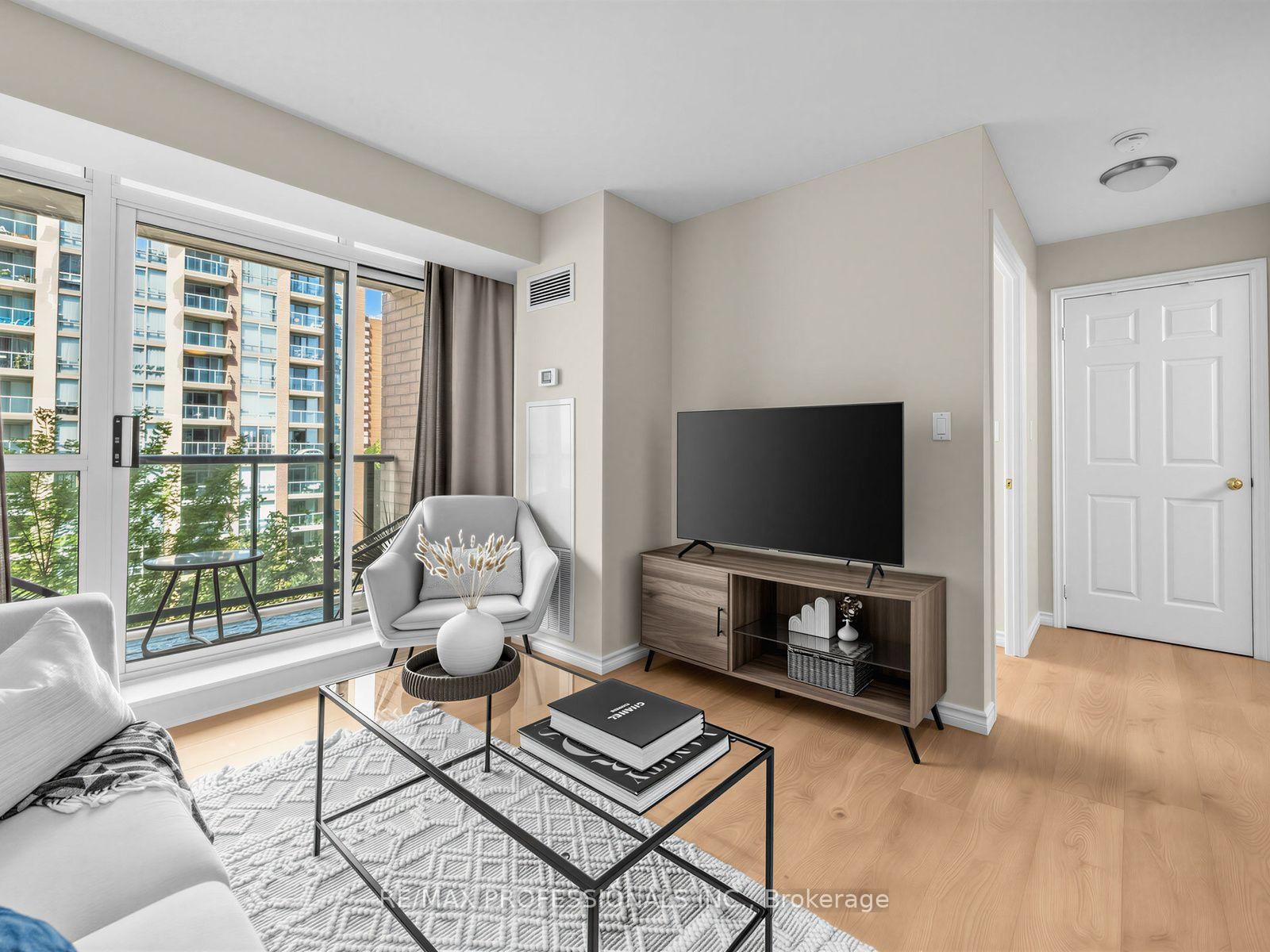 7 Michael Power Place • #509 • Toronto, ON photo 16