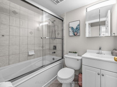 7 Michael Power Toronto,ON M9A 0A4 — Photo 26