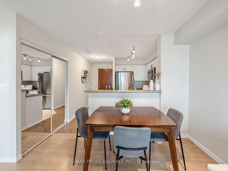 7 Michael Power Toronto,ON M9A 0A4 — Photo 9
