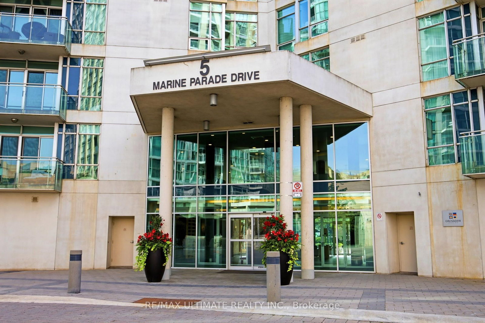 5 Marine Parade Drive • #1113 • Toronto, ON photo 2