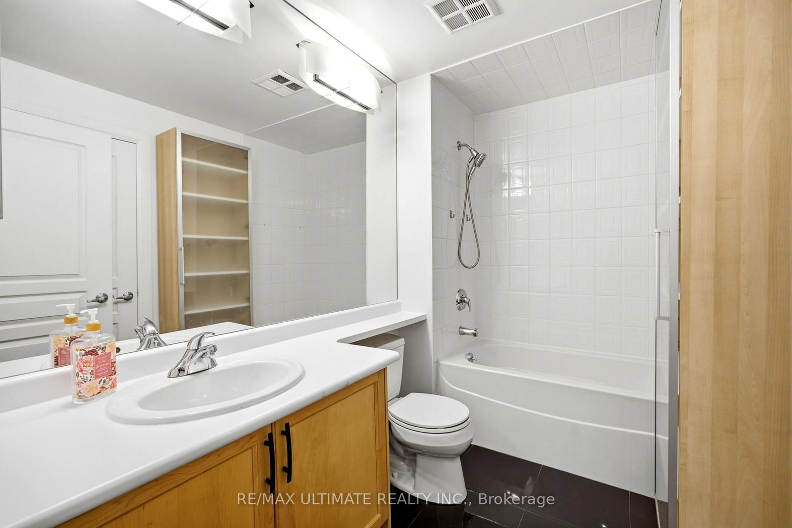 5 Marine Parade Drive • #1113 • Toronto, ON photo 28