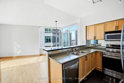 5 Marine Parade Drive • #1113 • Toronto, ON photo 9