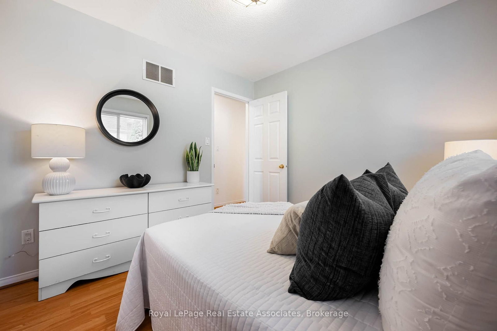 5581 Wheatland Court • Mississauga, ON photo 34