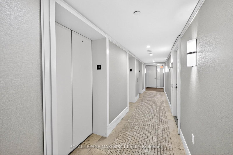 830 Lawrence Toronto,ON M6A 0B6 — Photo 10