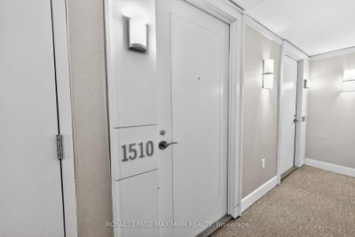 830 Lawrence Toronto,ON M6A 0B6 — Photo 11