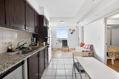 830 Lawrence Toronto,ON M6A 0B6 — Photo 14