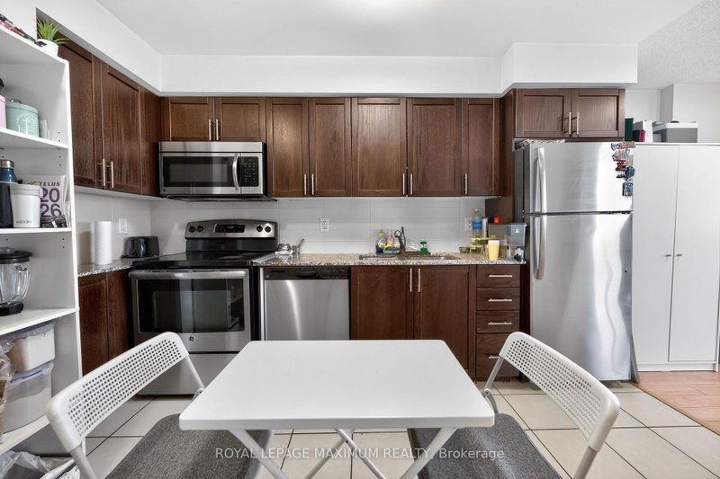 830 Lawrence Toronto,ON M6A 0B6 — Photo 21