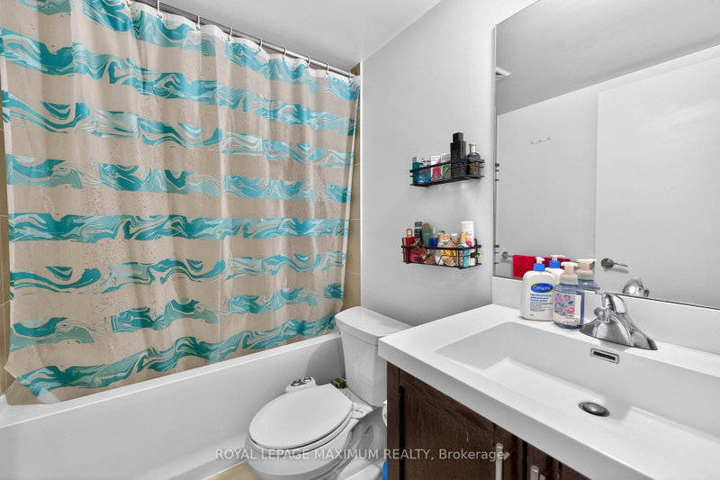 830 Lawrence Toronto,ON M6A 0B6 — Photo 25