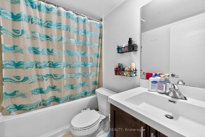 830 Lawrence Toronto,ON M6A 0B6 — Photo 25