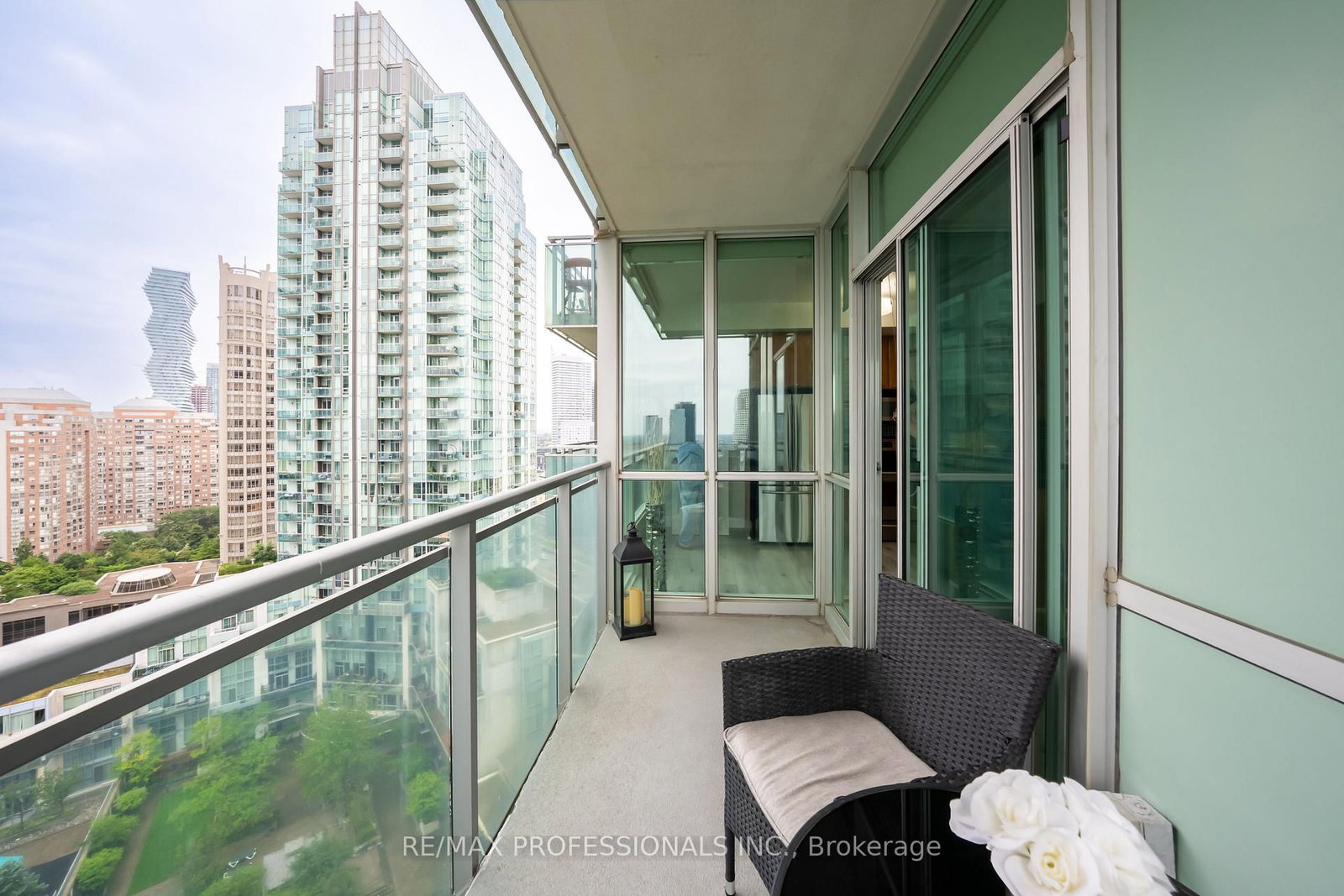 220 Burnhamthorpe Road W • #2004 • Mississauga, ON photo 12