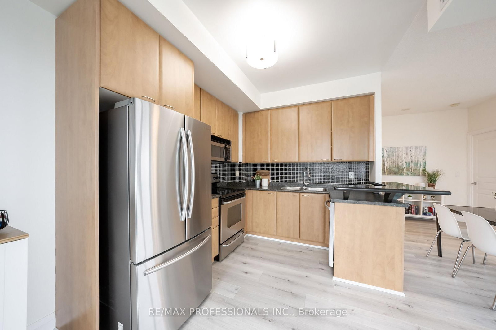 220 Burnhamthorpe Road W • #2004 • Mississauga, ON photo 4