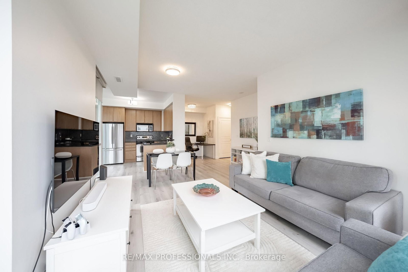 220 Burnhamthorpe Road W • #2004 • Mississauga, ON photo 7