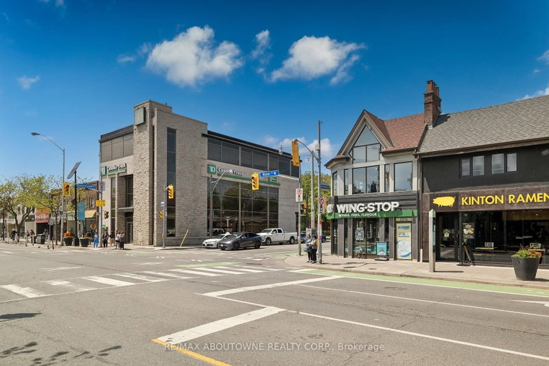2218 Bloor St W photo 4