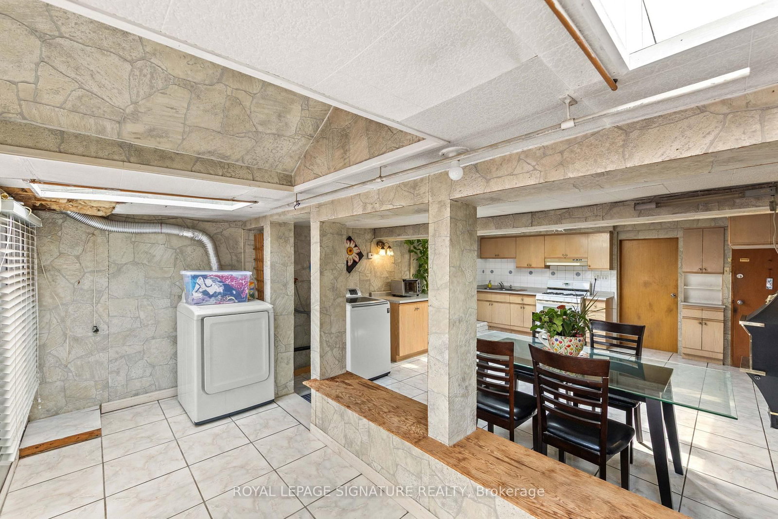 112 Kingswood Drive • Brampton, ON photo 14