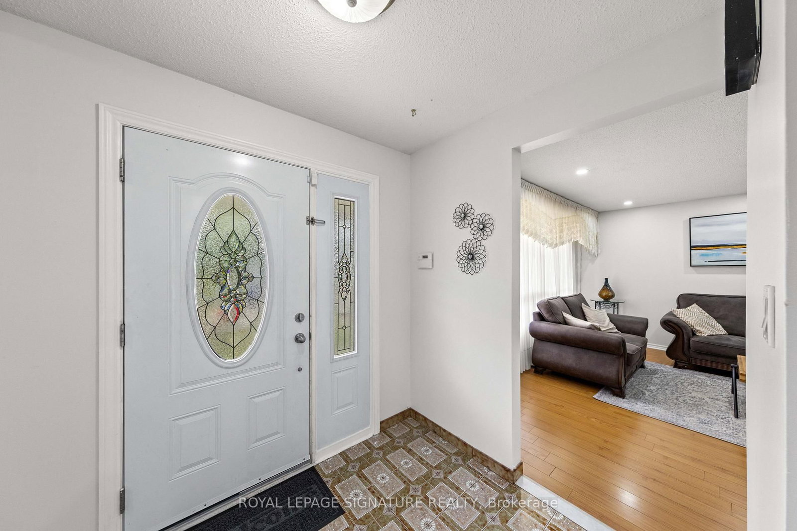 112 Kingswood Drive • Brampton, ON photo 4