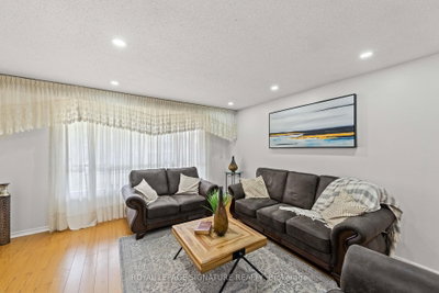 112 Kingswood Drive • Brampton, ON photo 7