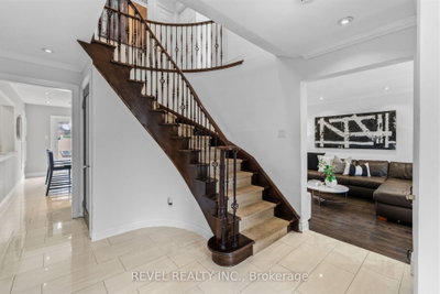 6624 Mockingbird Lane • Mississauga, ON photo 2