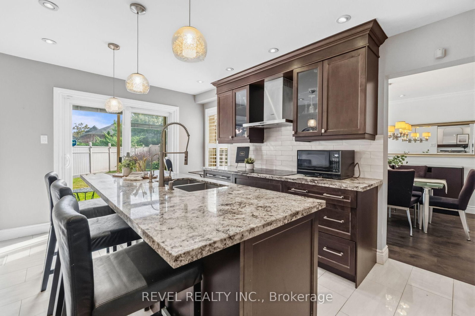 6624 Mockingbird Lane • Mississauga, ON photo 3
