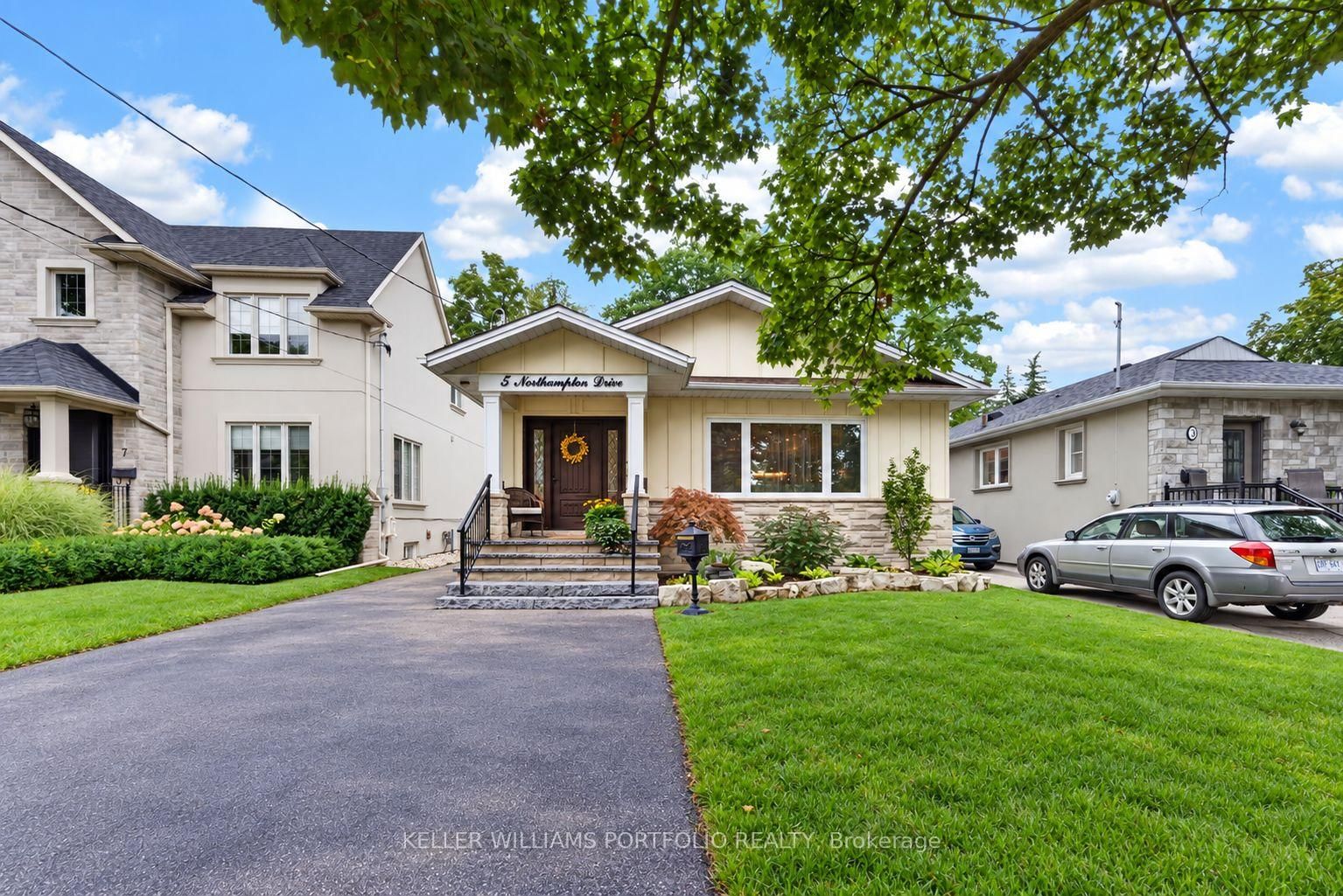 5 Northampton Drive • Toronto, ON photo 2