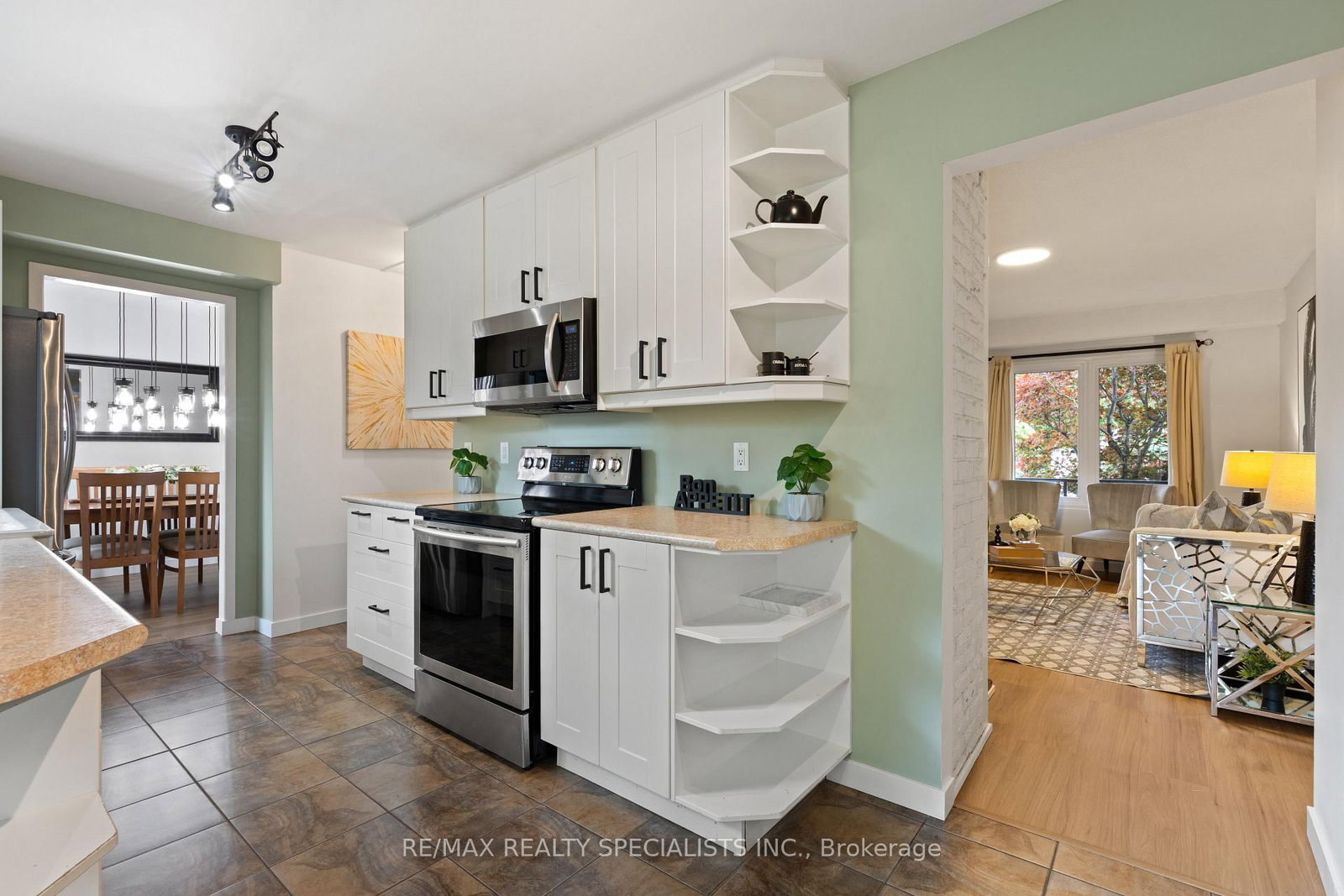 10 Lorraine Crescent • Brampton, ON photo 15