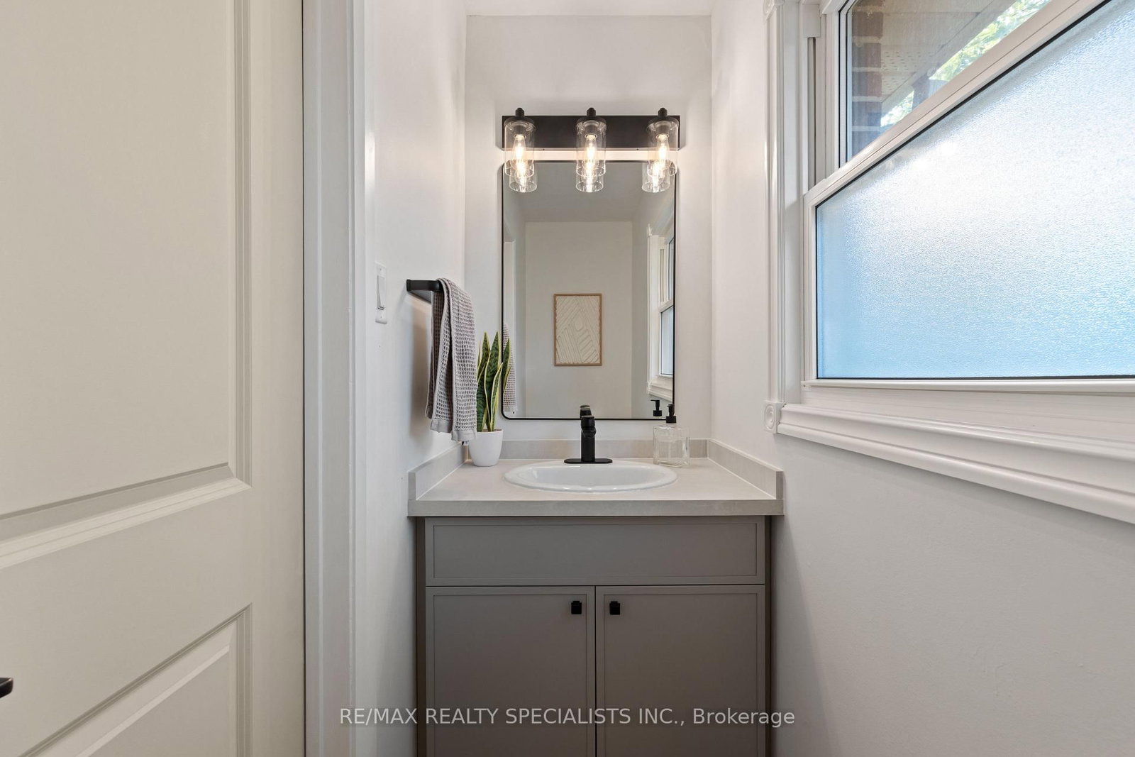 10 Lorraine Crescent • Brampton, ON photo 21
