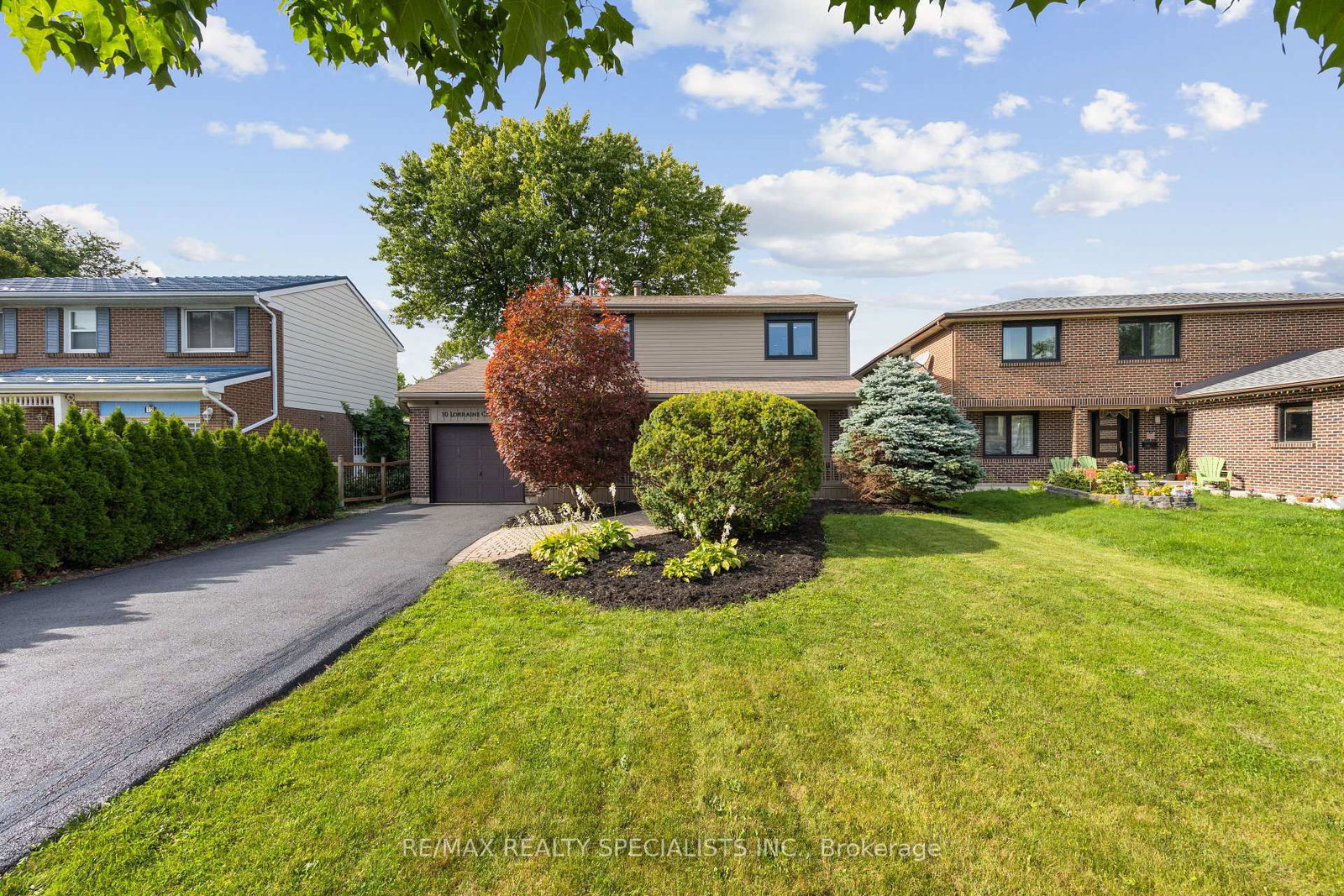 10 Lorraine Crescent • Brampton, ON photo 3