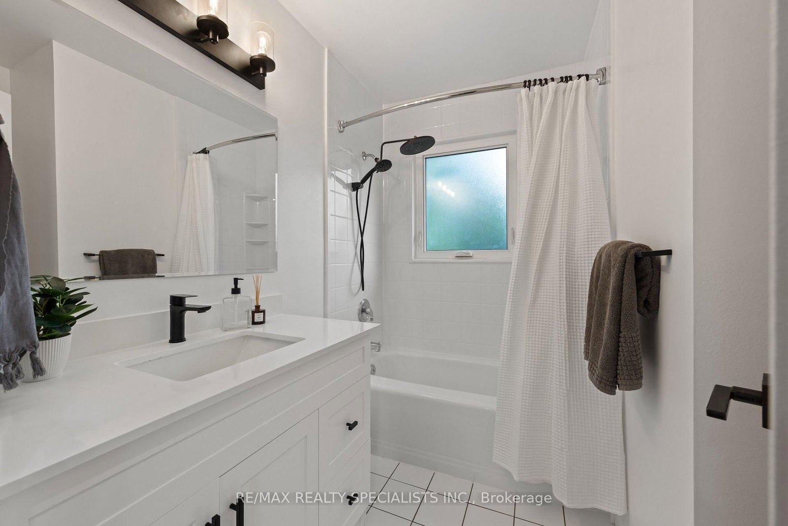 10 Lorraine Crescent • Brampton, ON photo 31