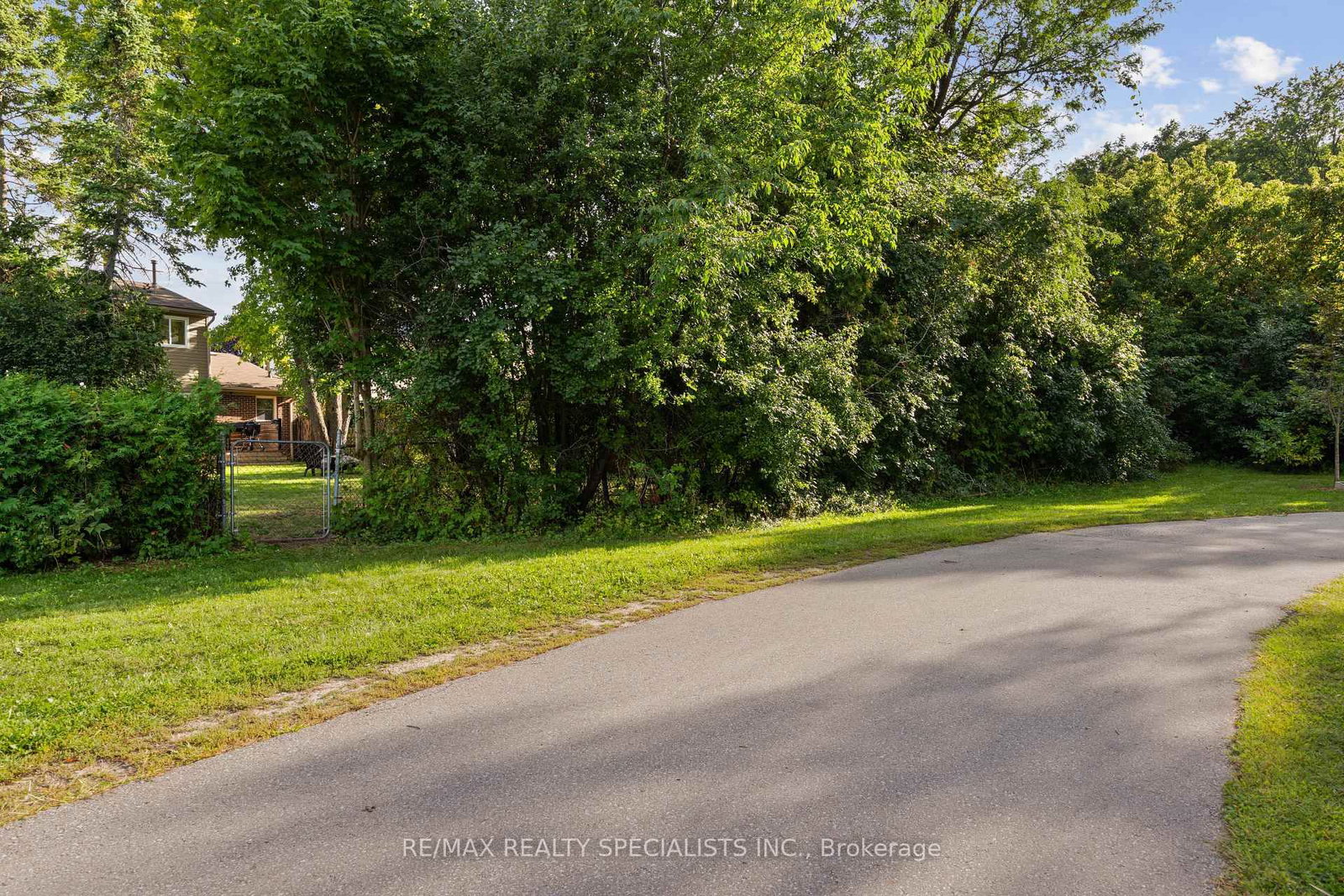 10 Lorraine Crescent • Brampton, ON photo 38
