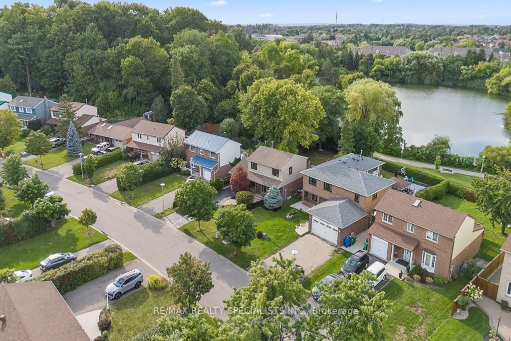10 Lorraine Crescent • Brampton, ON photo 41