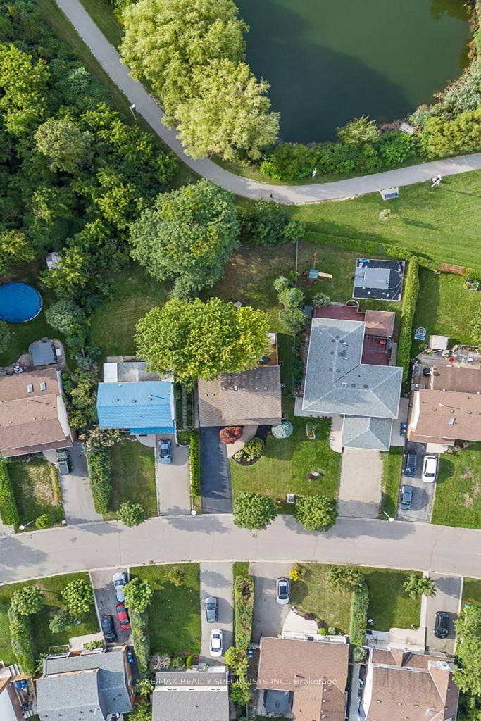 10 Lorraine Crescent • Brampton, ON photo 43