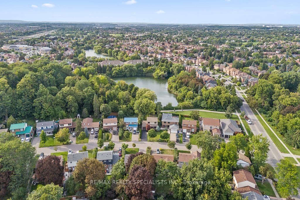 10 Lorraine Crescent • Brampton, ON photo 45