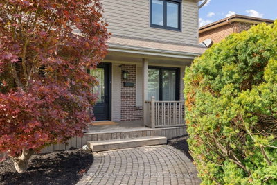 10 Lorraine Crescent • Brampton, ON photo 6