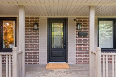 10 Lorraine Crescent • Brampton, ON photo 7