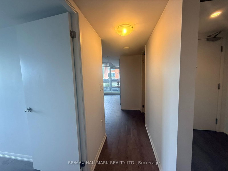 3091 Dufferin St photo 4