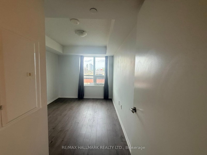 3091 Dufferin St photo 5
