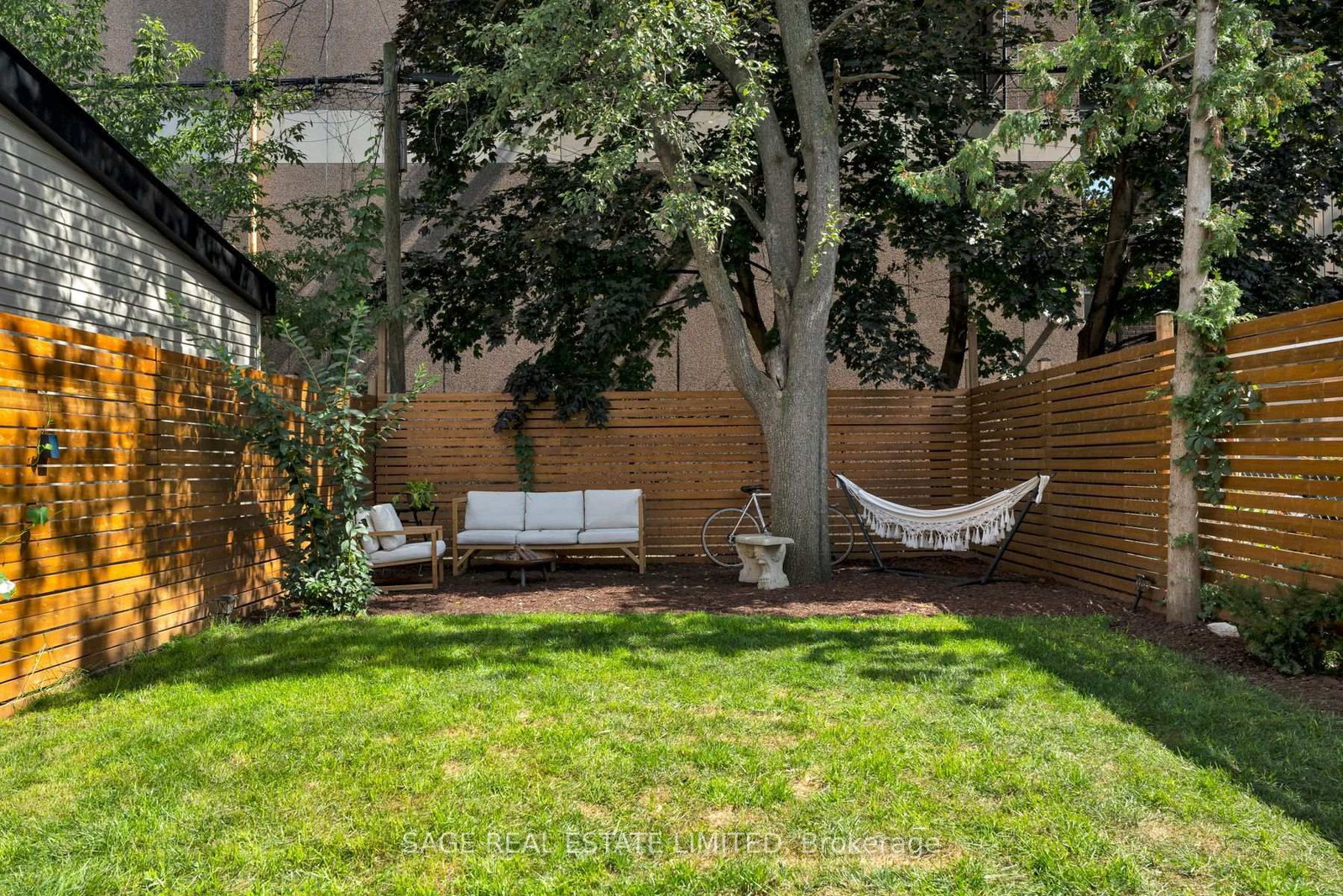 31 Russett Avenue • Toronto, ON photo 44