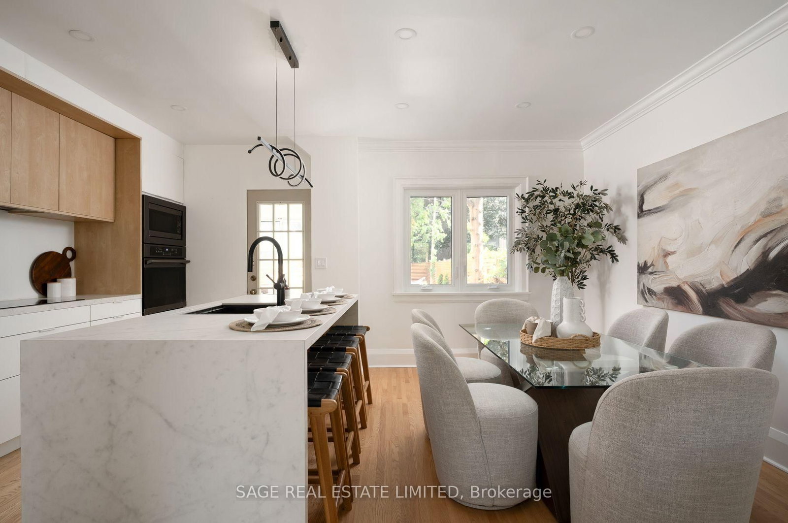 31 Russett Avenue • Toronto, ON photo 8
