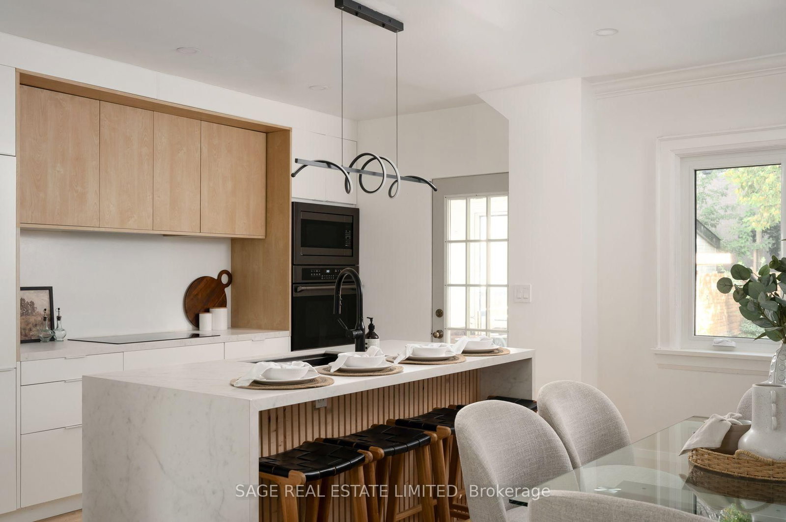 31 Russett Avenue • Toronto, ON photo 9