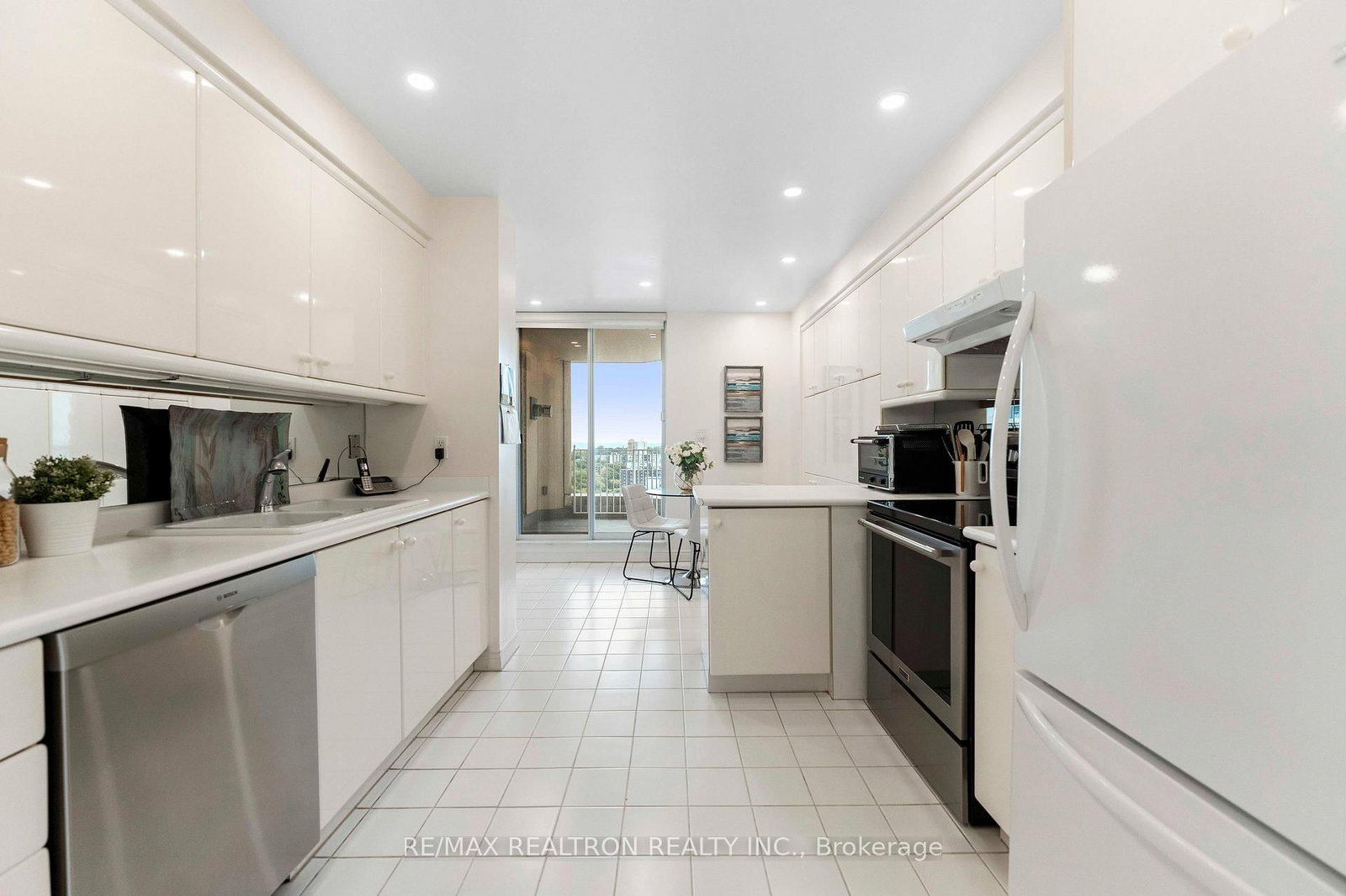 2287 Lake Shore Boulevard W • #1402 • Toronto, ON photo 21